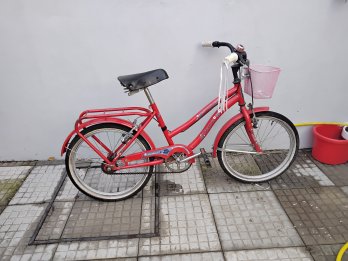 VENDÓ BICICLETA RODADO 20 PERFECTO ESTADO. ESCUCHO OFERTAS