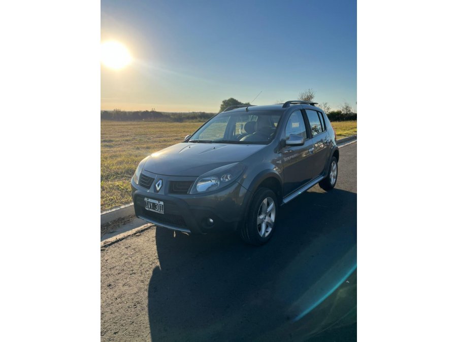 URGENTE VENDO SANDERO STEPWAY CON GNC 5ta