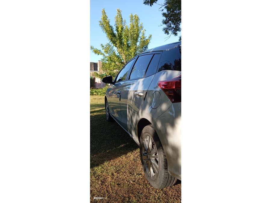 Vendo Yaris hermoso!!!