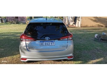 Vendo Yaris hermoso!!!
