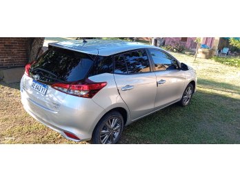 Vendo Yaris hermoso!!!