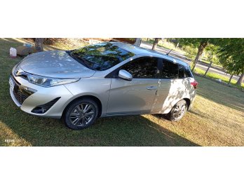 Vendo Yaris hermoso!!!