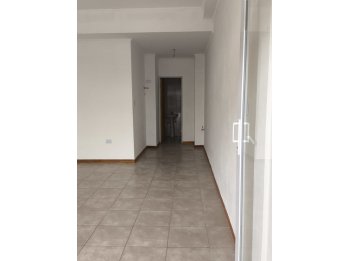 LOCAL COMERCIAL EN ALQUILER – LAPRIDA 839