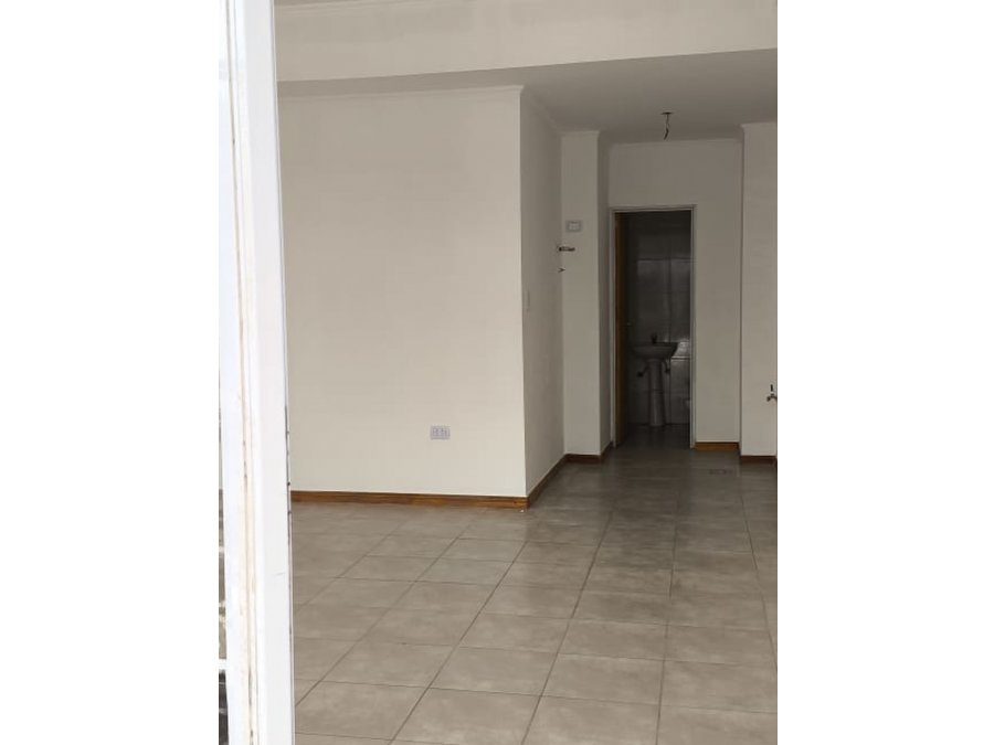 LOCAL COMERCIAL EN ALQUILER – LAPRIDA 839