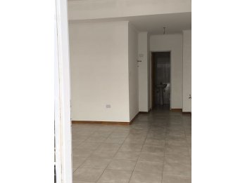 LOCAL COMERCIAL EN ALQUILER – LAPRIDA 839