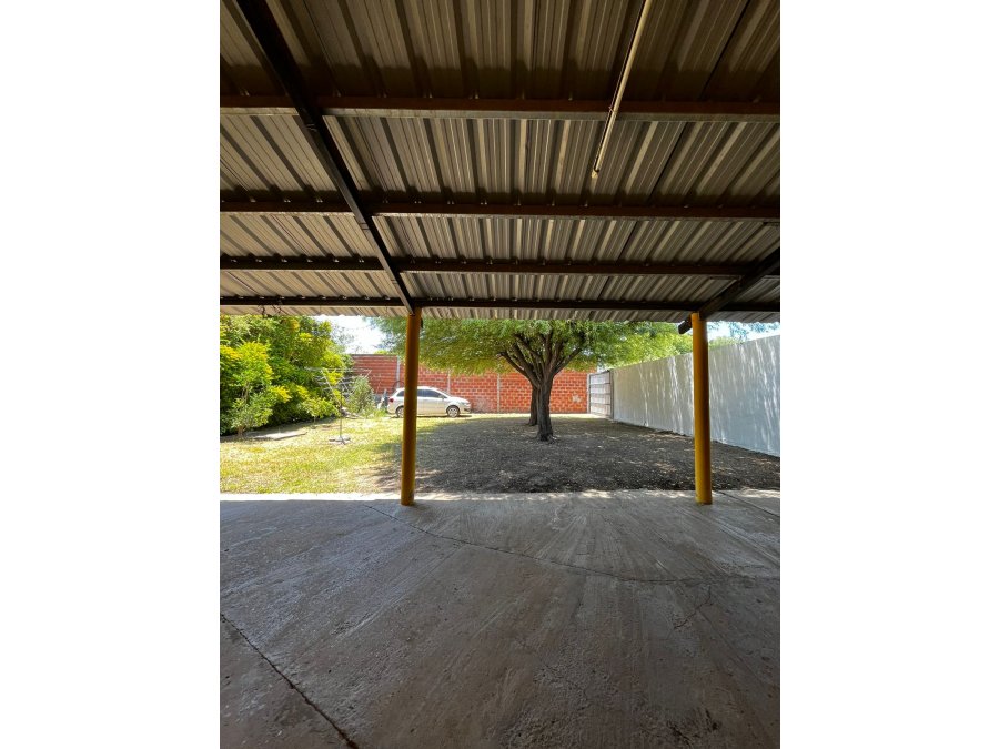 CASA EN VENTA - oportunidad inversion, Colonia Avellaneda