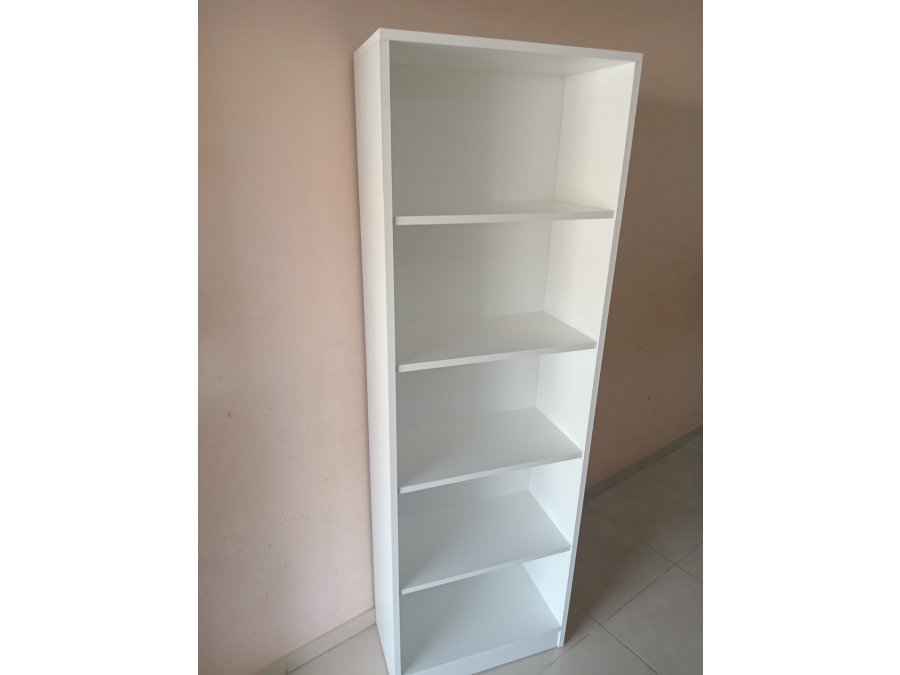 Biblioteca - Mueble con estantes