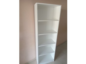 Biblioteca - Mueble con estantes