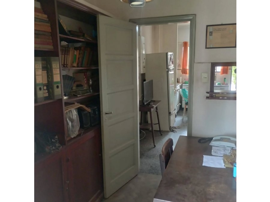 NUEVO PRECIO !!!  VENDO CASA EN PLANTA BAJA, IDEAL VIVIENDA O CONSULTORIOS.