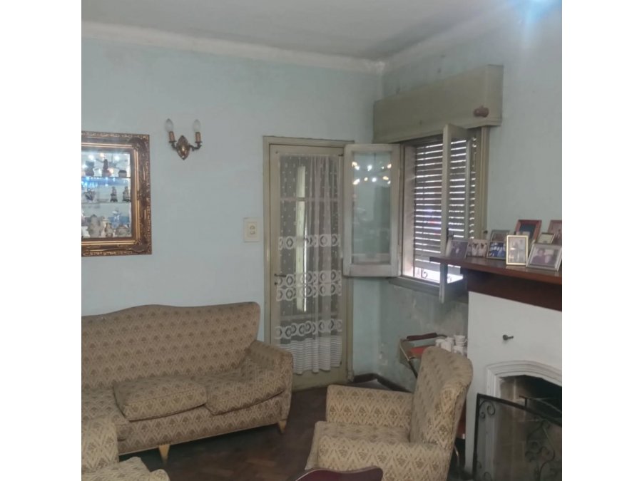 NUEVO PRECIO !!!  VENDO CASA EN PLANTA BAJA, IDEAL VIVIENDA O CONSULTORIOS.