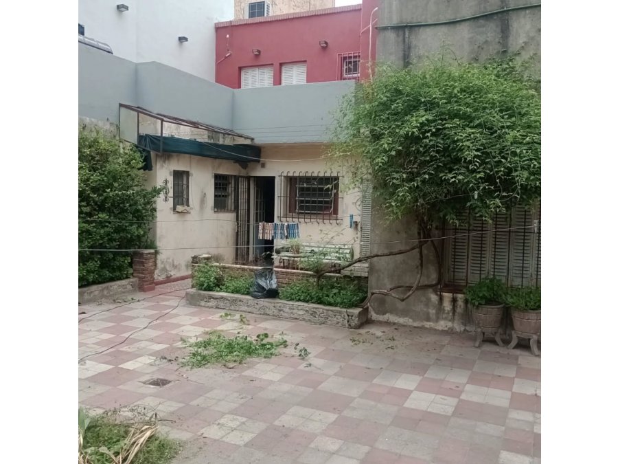 NUEVO PRECIO !!!  VENDO CASA EN PLANTA BAJA, IDEAL VIVIENDA O CONSULTORIOS.