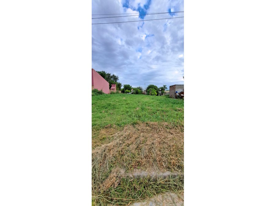 Venta Amplio Lote al ingreso de Colonia Ensayo