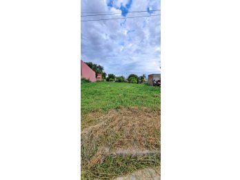 Venta Amplio Lote al ingreso de Colonia Ensayo