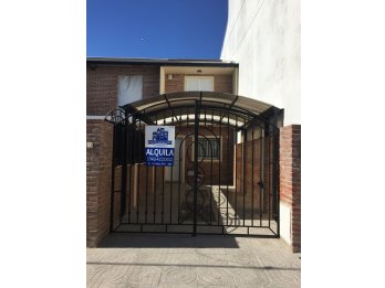 Alquilo duplex zona Lebhenzon y Báez