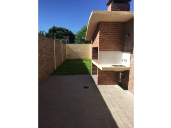Alquilo duplex zona Lebhenzon y Báez