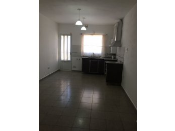Alquilo duplex zona Lebhenzon y Báez