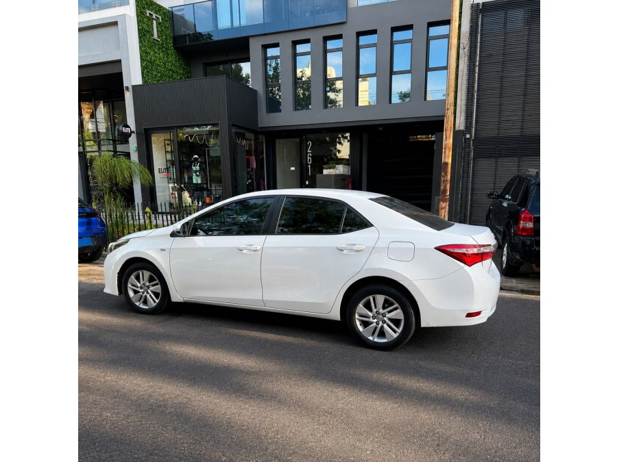 TOYOTA COROLLA 1.8 XEI CVT L/14 AÑO 2.014