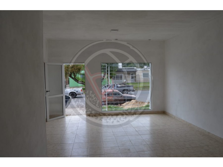 ALQUILER Local Blas Parera 783 ¡Excelente zona comercial!