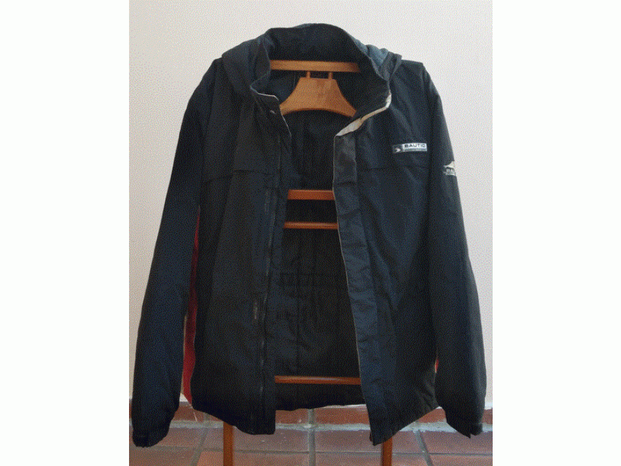 VENDO CAMPERA DE GABARDINA– EXCELENTE ESTADO