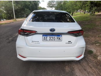 VENDO TOYOTA COROLLA SEG HYBRID 2020 CON 5742 KM