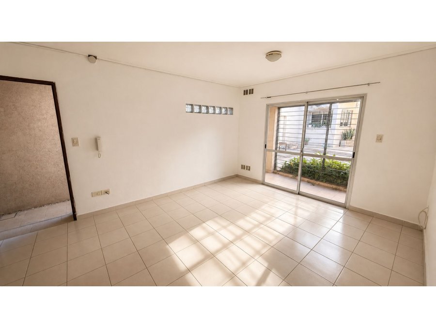 SE VENDE DEPTO 2 DORMITORIOS EN CALLE DIAMANTE Y BAVIO