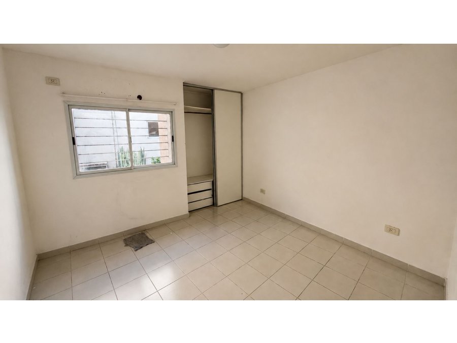 SE VENDE DEPTO 2 DORMITORIOS EN CALLE DIAMANTE Y BAVIO