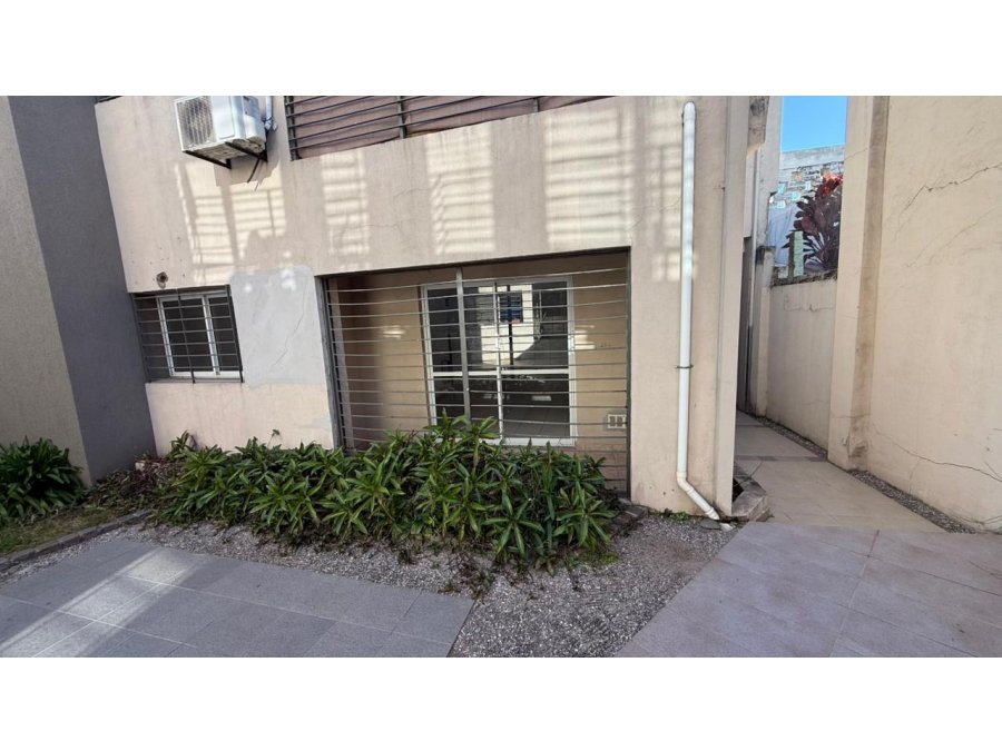 SE VENDE DEPTO 2 DORMITORIOS EN CALLE DIAMANTE Y BAVIO