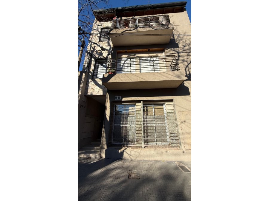 SE VENDE DEPTO 2 DORMITORIOS EN CALLE DIAMANTE Y BAVIO