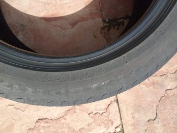 Vendo 1 cubierta 215-50-r17, muy buen estado