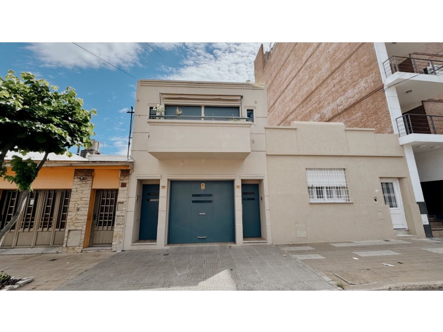 Venta de casa en calle Bavio