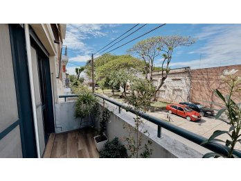 Venta de casa en calle Bavio