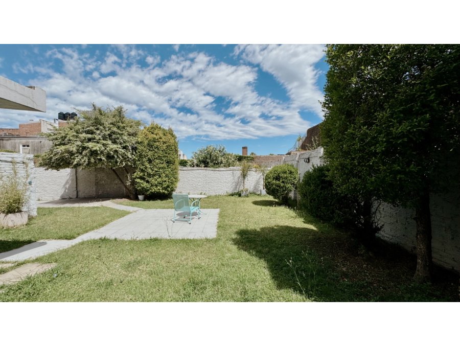 Venta de casa en calle Bavio