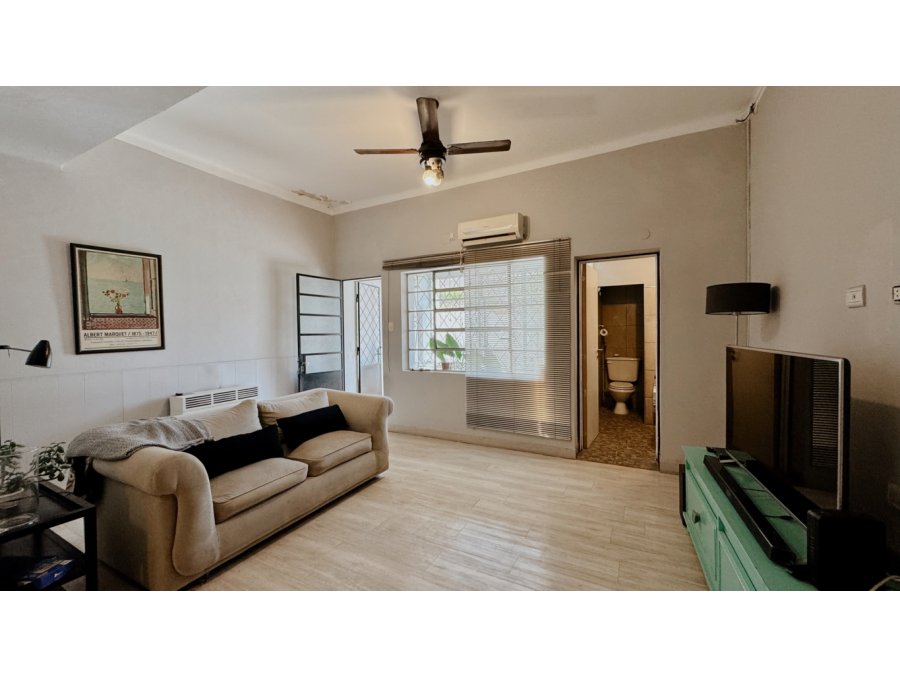 Venta de casa en calle Bavio