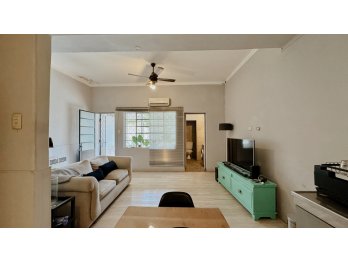 Venta de casa en calle Bavio
