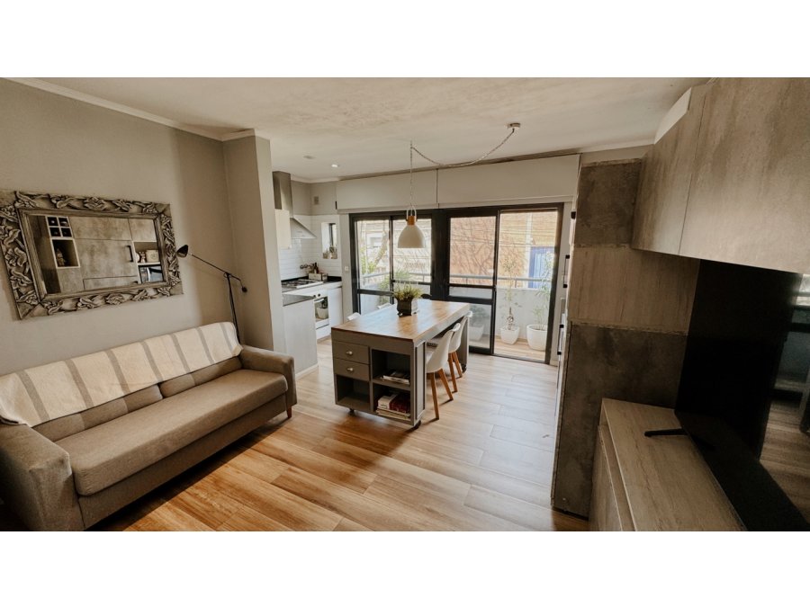 Venta de casa en calle Bavio