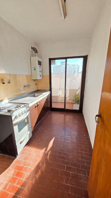 ALQUILO 1 DORM. SUPER AMPLIO - SAN JUAN Y URUGUAY