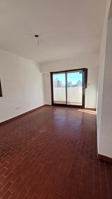 ALQUILO 1 DORM. SUPER AMPLIO - SAN JUAN Y URUGUAY