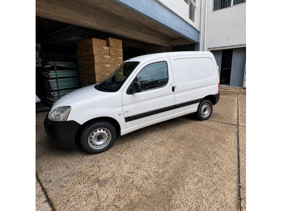 PEUGEOT PARTNER 1.6 HDI CONFORT PLC AB  FURGON  AÑO 2.015