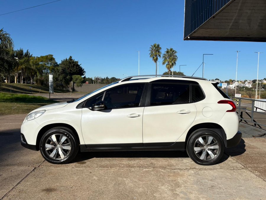 PEUGEOT 2008 Feline 1.6 Tiptronic