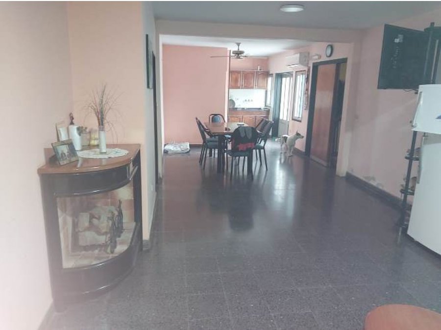Vendo gran casa calle Alej Carbo, parana