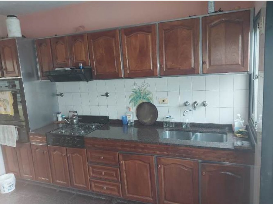 Vendo gran casa calle Alej Carbo, parana