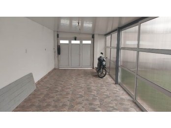 Vendo gran casa calle Alej Carbo, parana