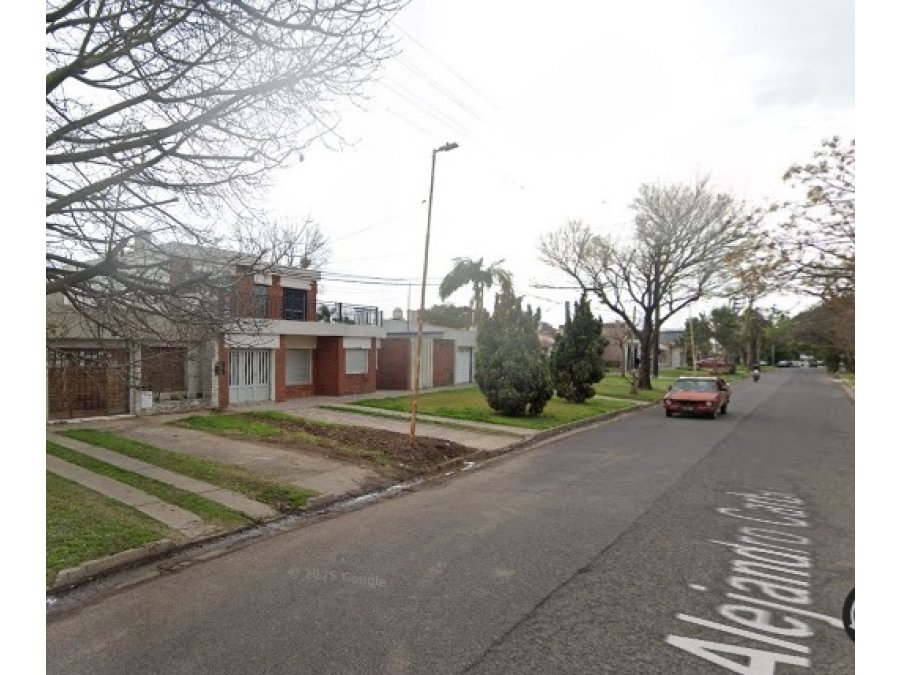 Vendo gran casa calle Alej Carbo, parana