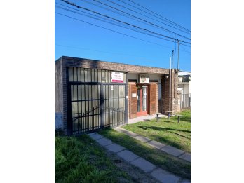 VENDO CASA EN CALLE LARRAMENDI 3123