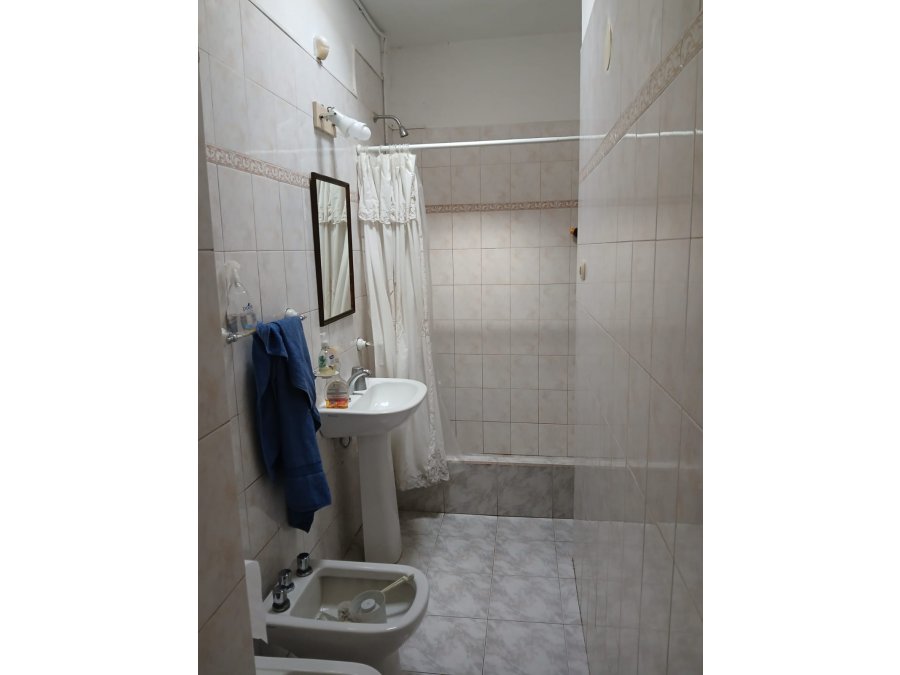 VENDO CASA EN CALLE LARRAMENDI 3123