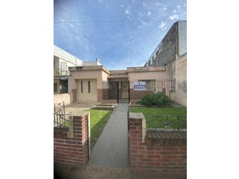 ✅OPORTUNIDAD CASA IDEAL INVERSION SOBRE AVENIDA!