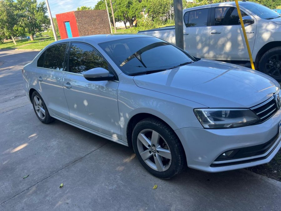 Volkswagen Vento 1.4 Highline 150cv. OPOTUNIDAD.-