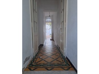 Alquilo casa centrica 2 dormitorios subdividida