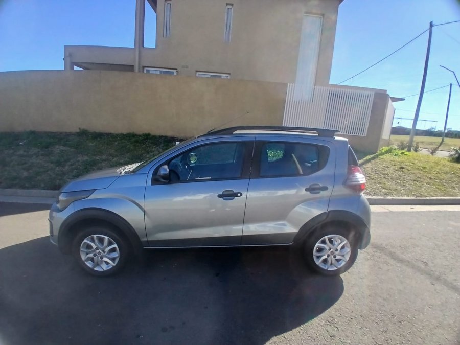 Vendo fiat Mobi 1.0 2018 nafta titular