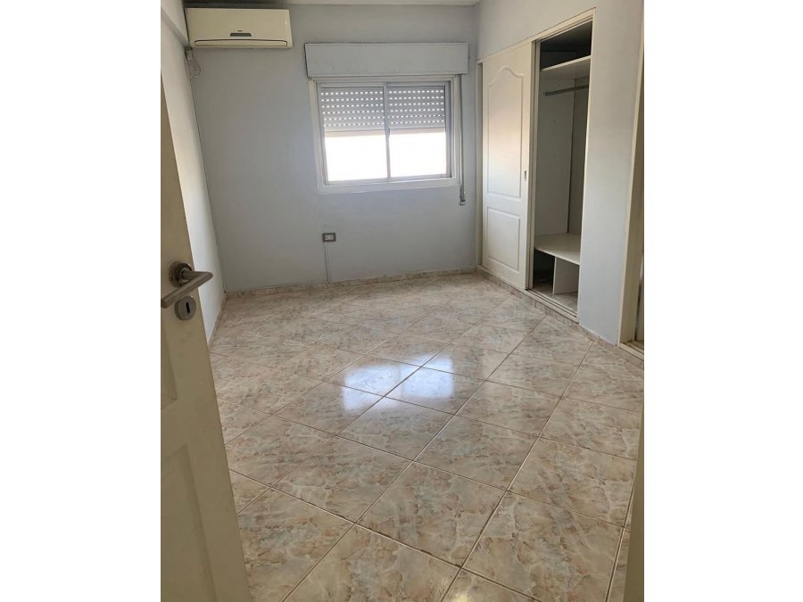 Alquilo departamento 2 dorm sobre calle Gualeguaychú
